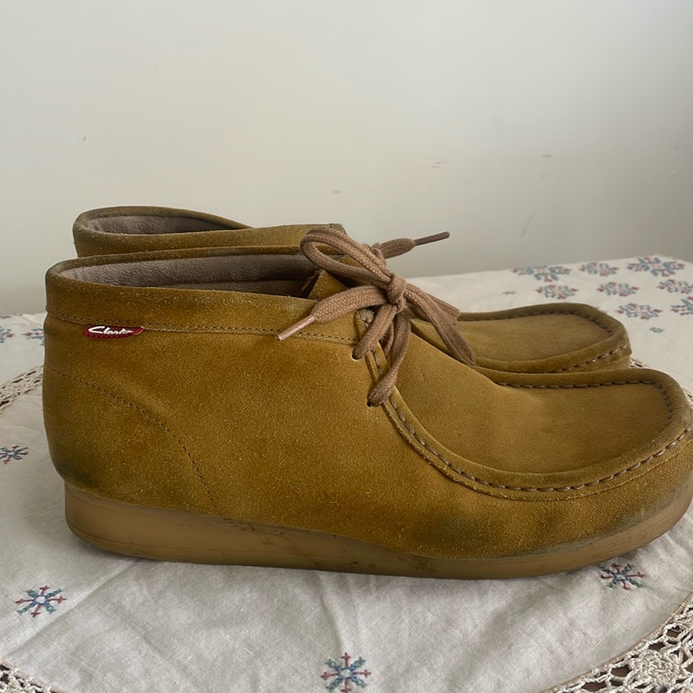 Clark’s chukka boots. Hard sole. Suede